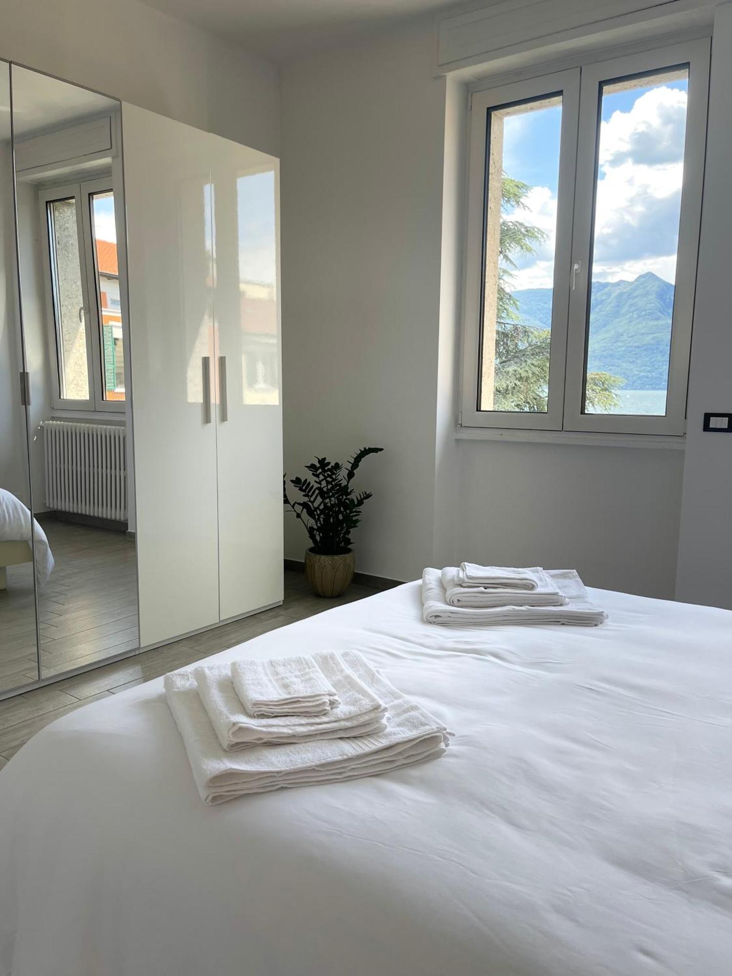 Honey House - Vista Lago E Montagne Luino Εξωτερικό φωτογραφία